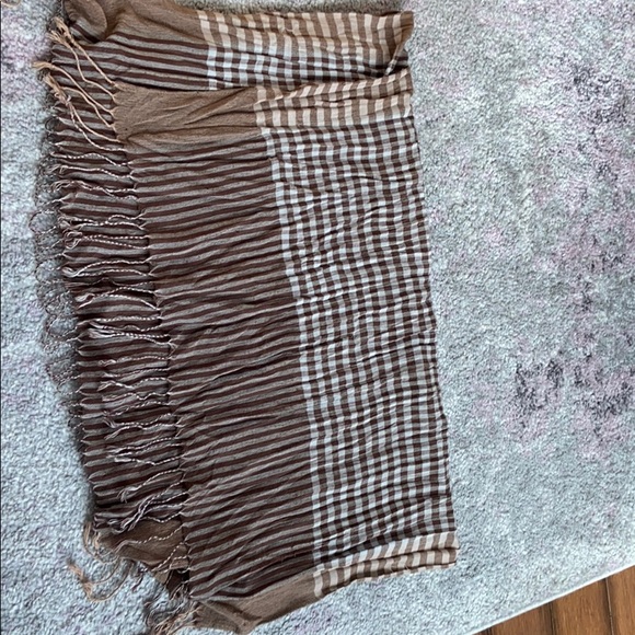 Brown Patterned Crinkle Scarf - Picture 3 of 3
